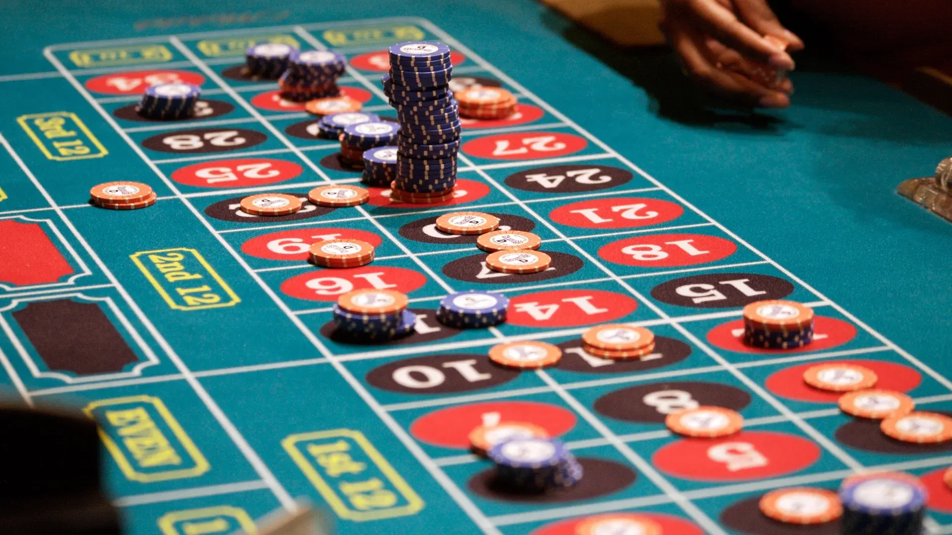 ODDS-BASED STRATEGY THE MINDSET OF A PRO PLAYER