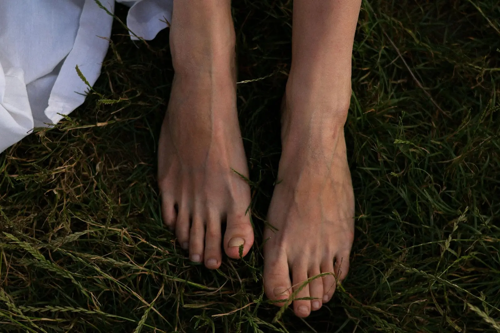 The Ultimate Guide to Grounding for Mind and Body Wellness