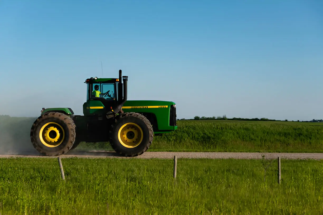 What Minnesota Farmers Should Know About Transporting Agricultural Goods